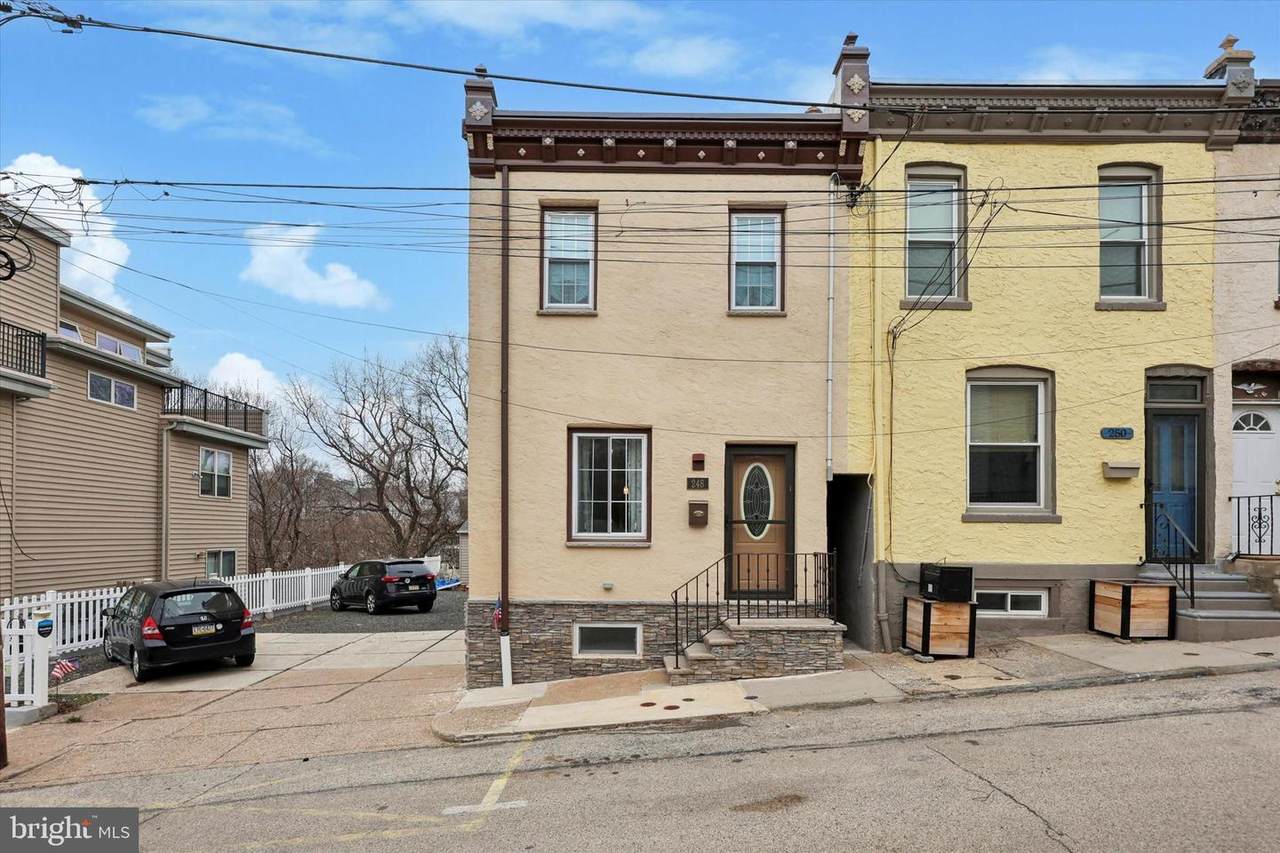 248 Krams Avenue - Photo 1
