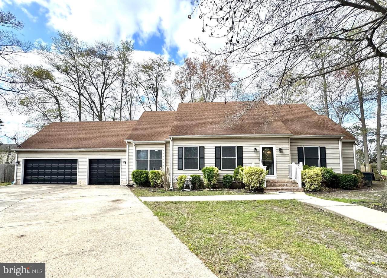 833 White Oaks Lane - Photo 1