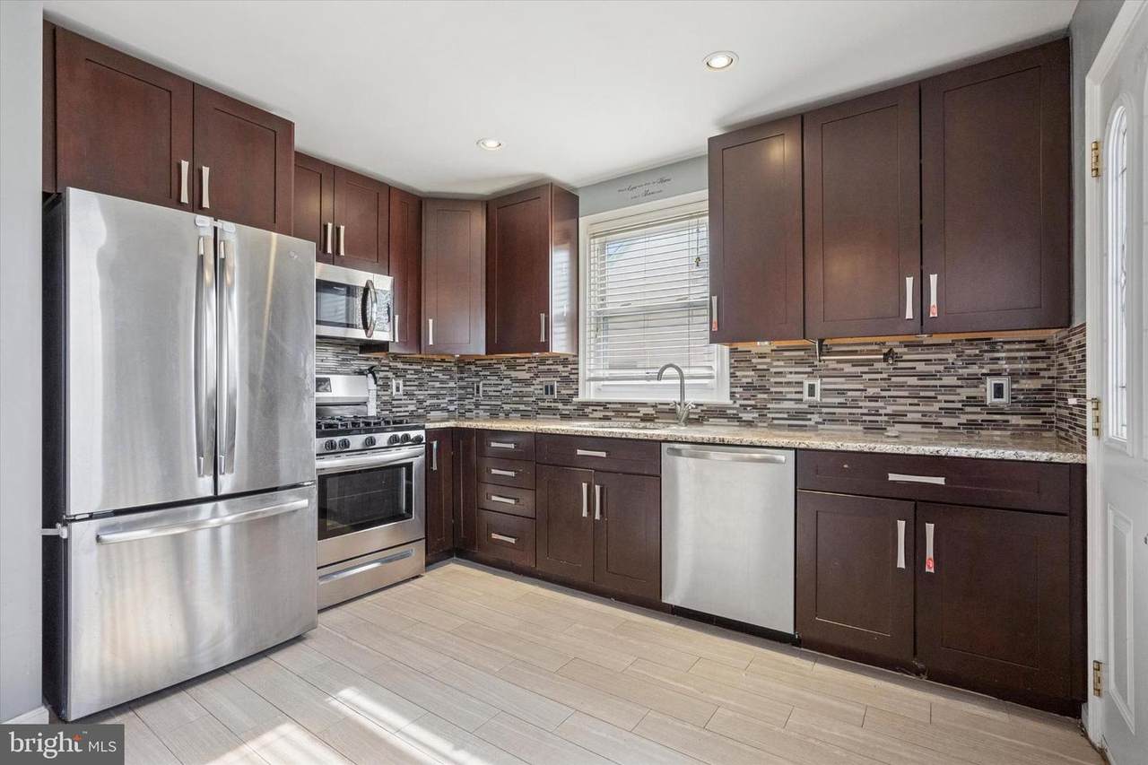 2122 Loney Street - Photo 1