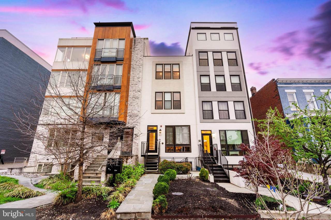 913 12TH Street - Photo 1