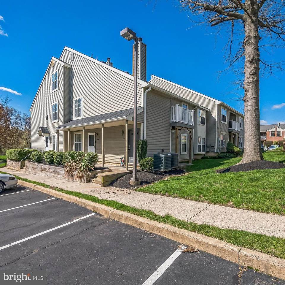 704 Parker Street - Photo 1