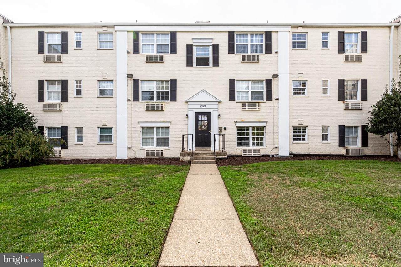 2239 Farrington Avenue - Photo 1