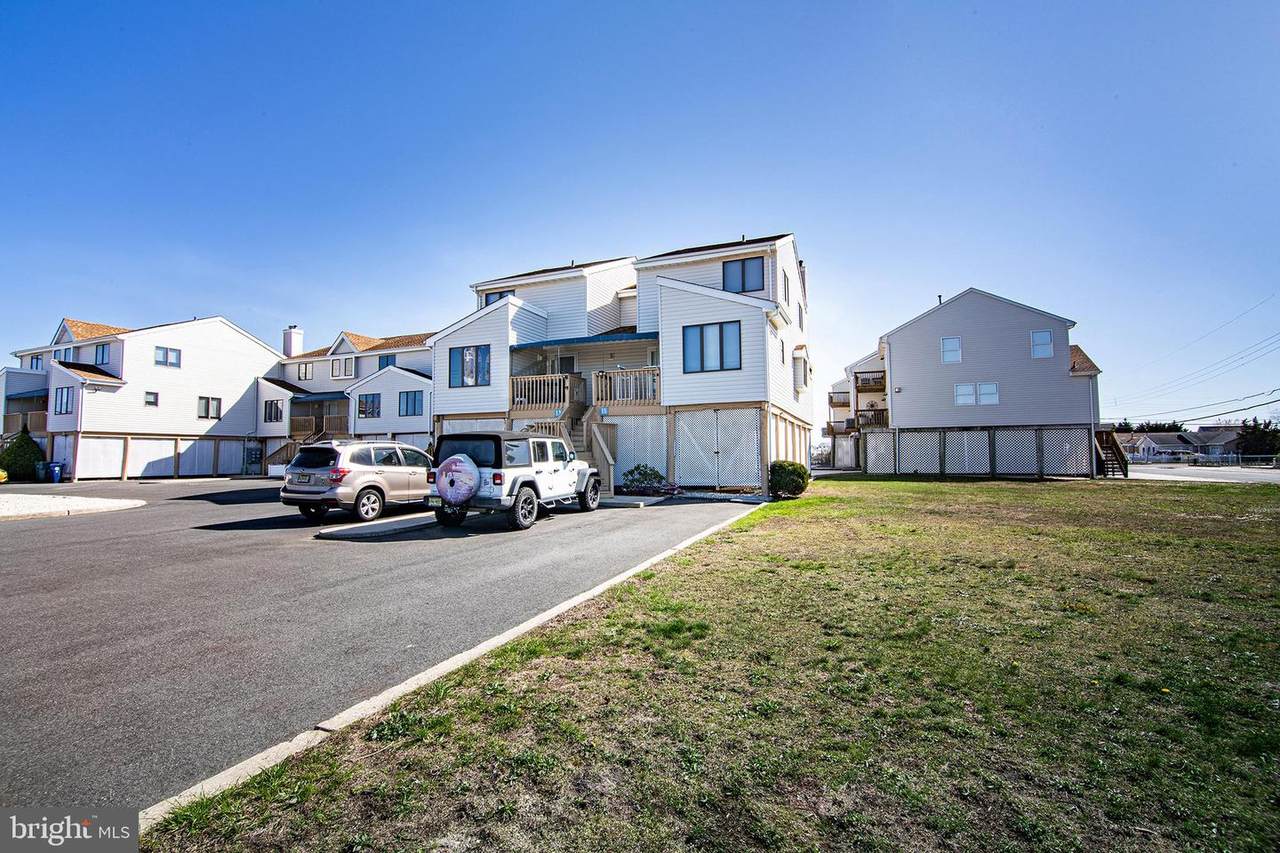 15 Playhouse Drive - Photo 1