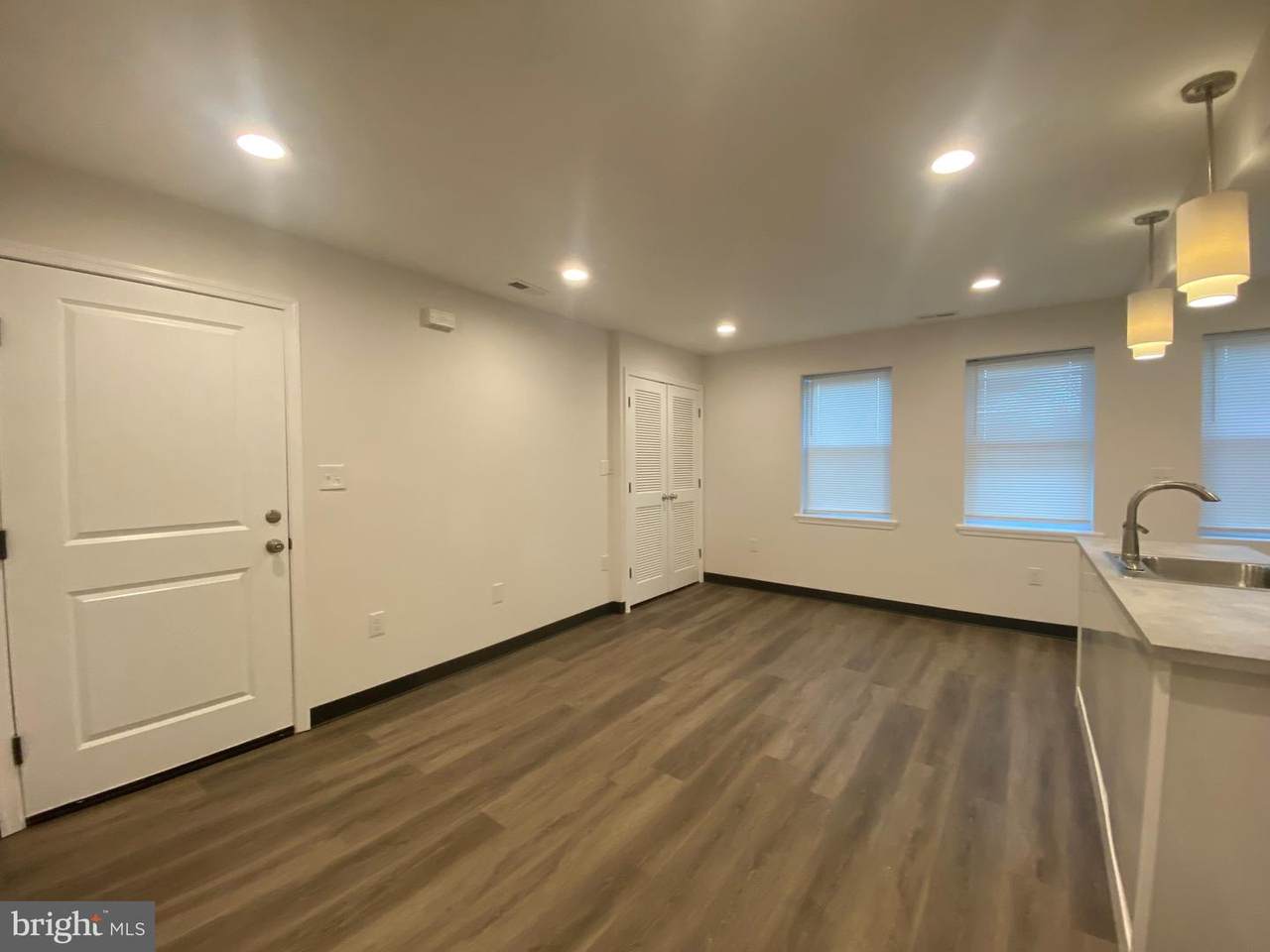 5622 Midwood Avenue - Photo 1