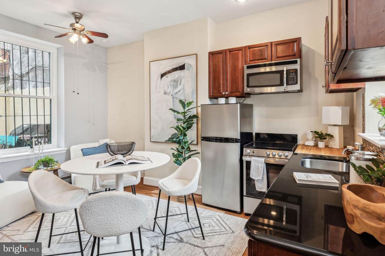 1009 8TH Street - Photo 1