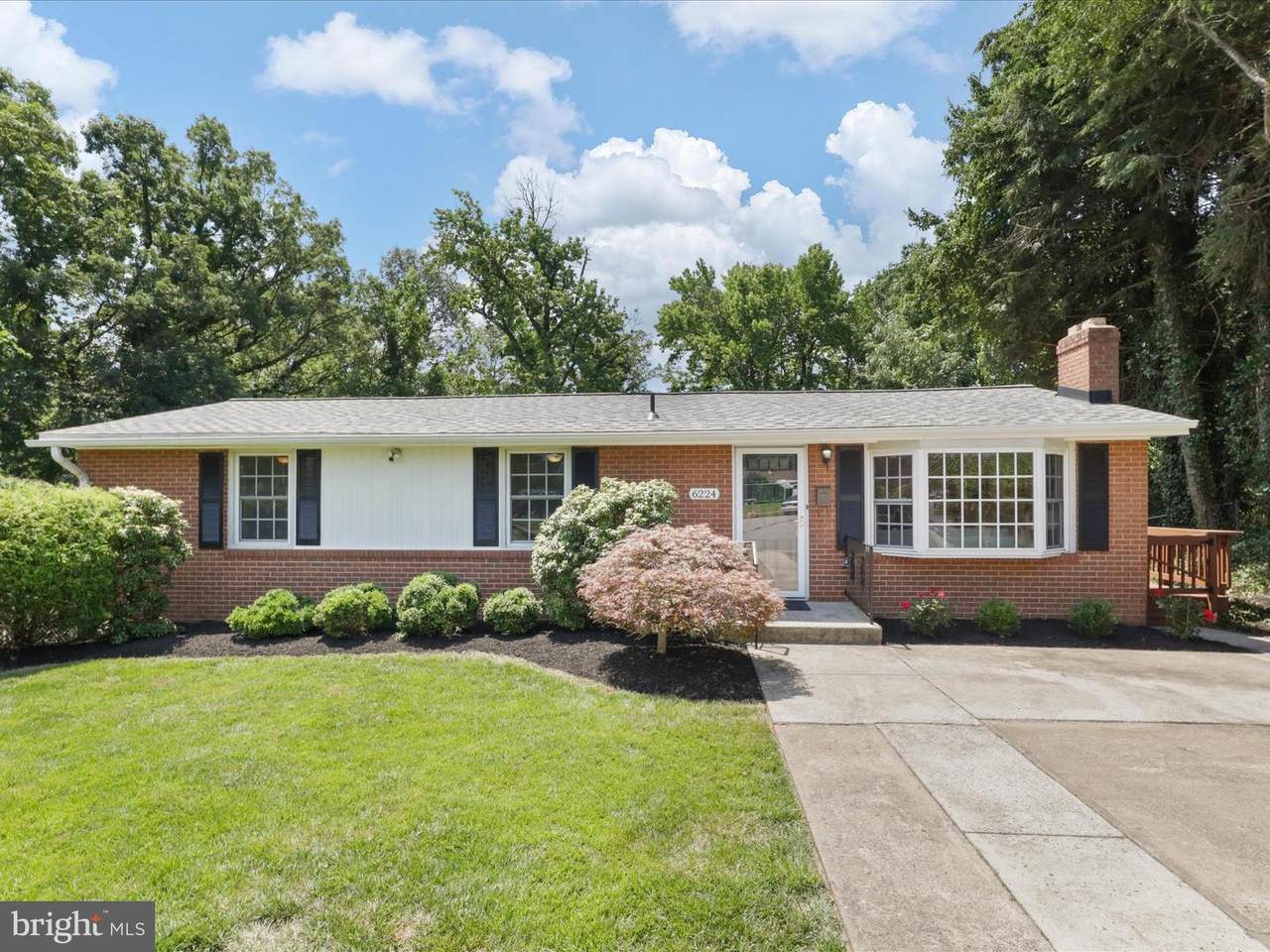 6224 Thornwood Drive - Photo 1