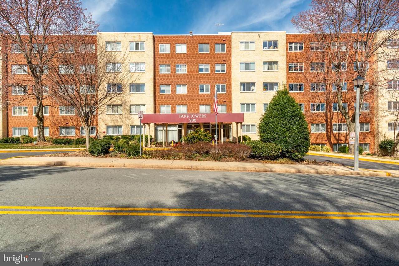 200 Maple Avenue - Photo 1