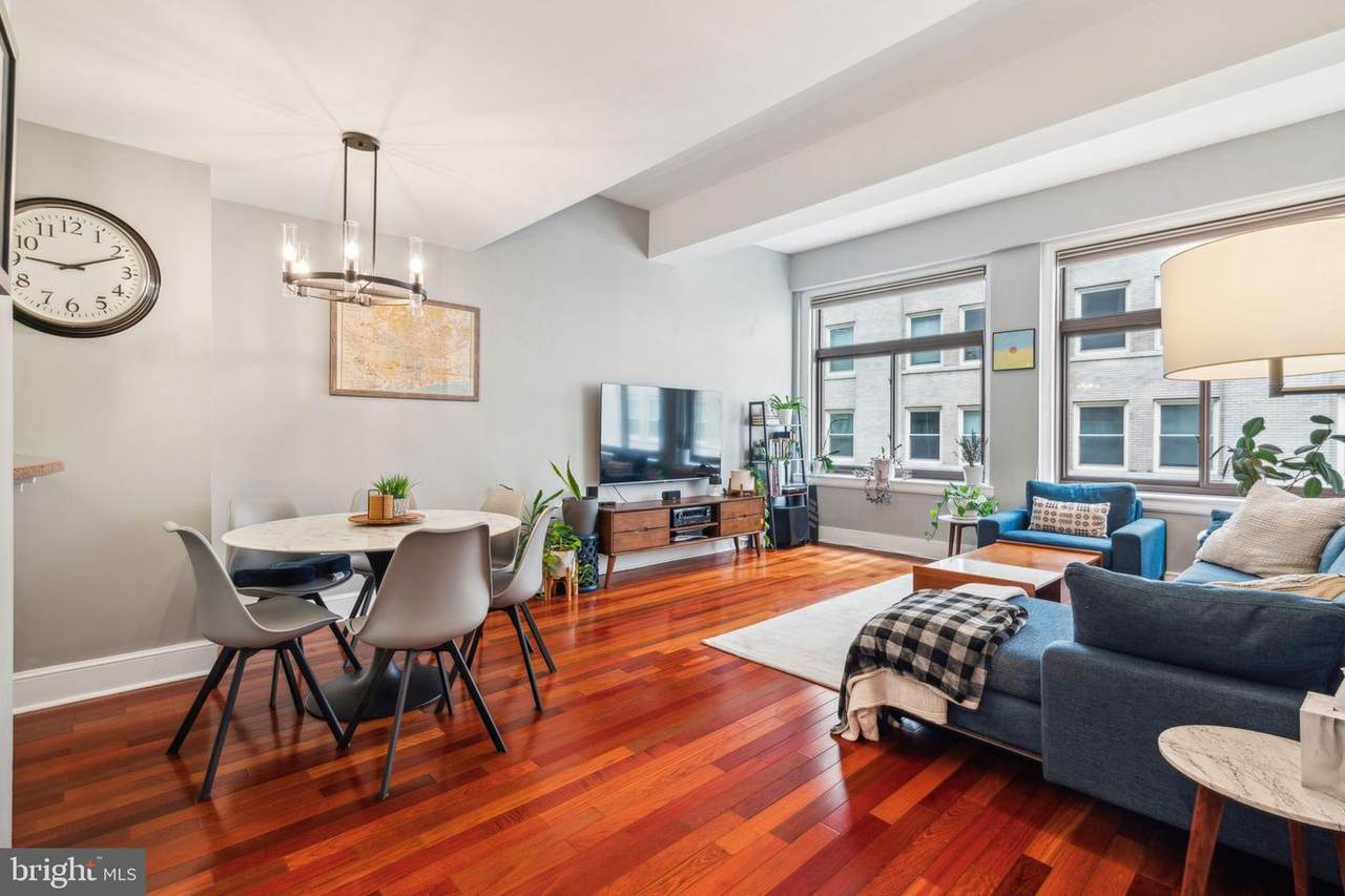 1500 Chestnut Street - Photo 1