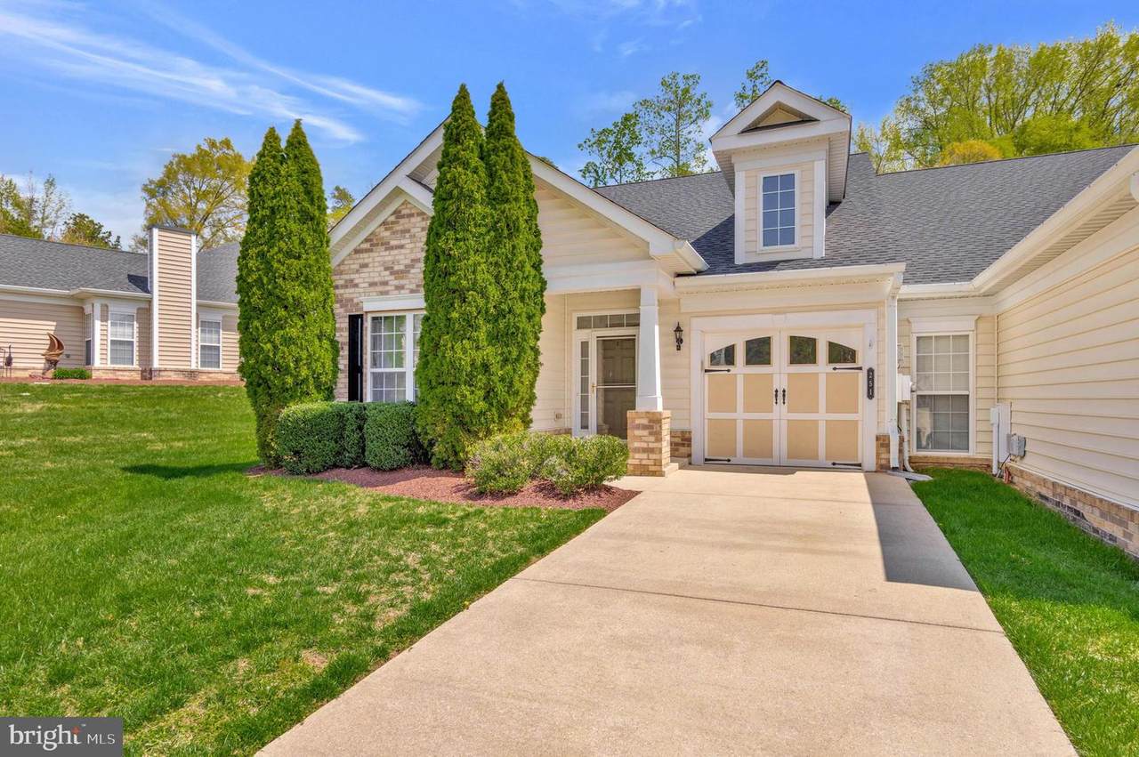251 Williamsburg Circle - Photo 1