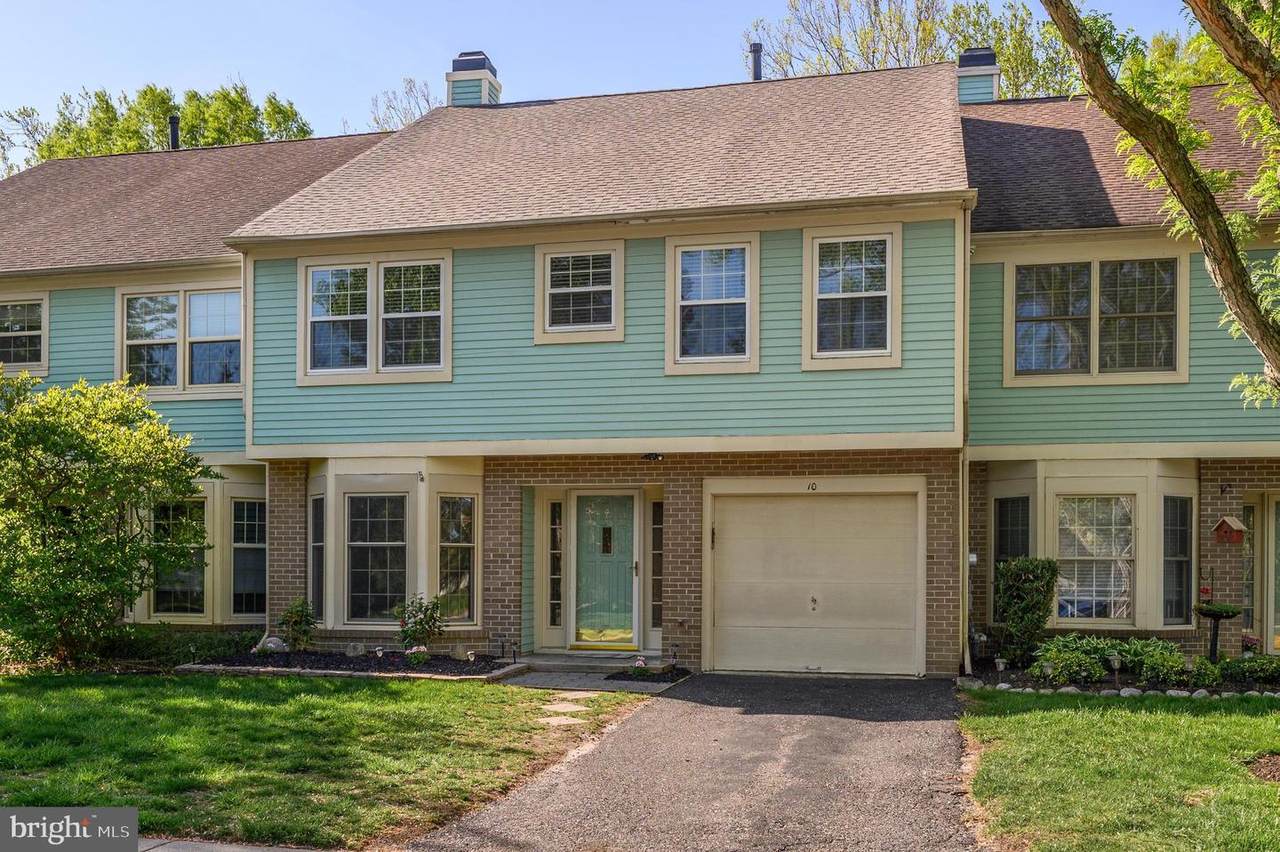 10 Dorset Drive - Photo 1