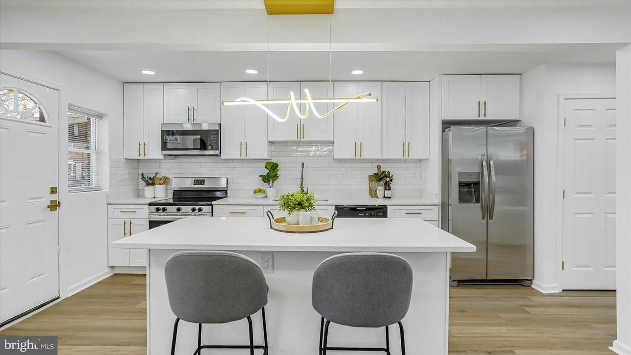 5125 Arbutus Avenue - Photo 1