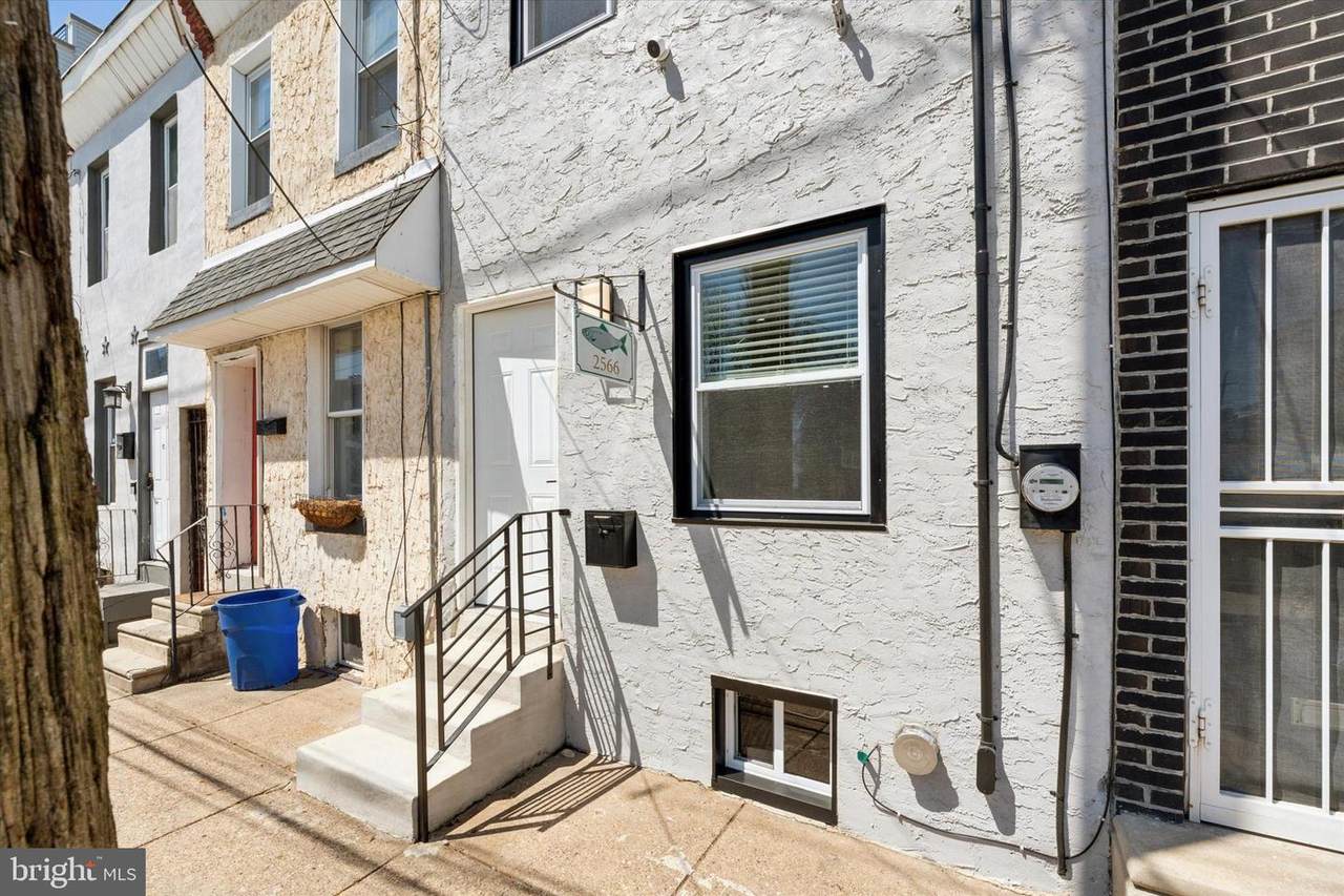 2566 Collins Street - Photo 1