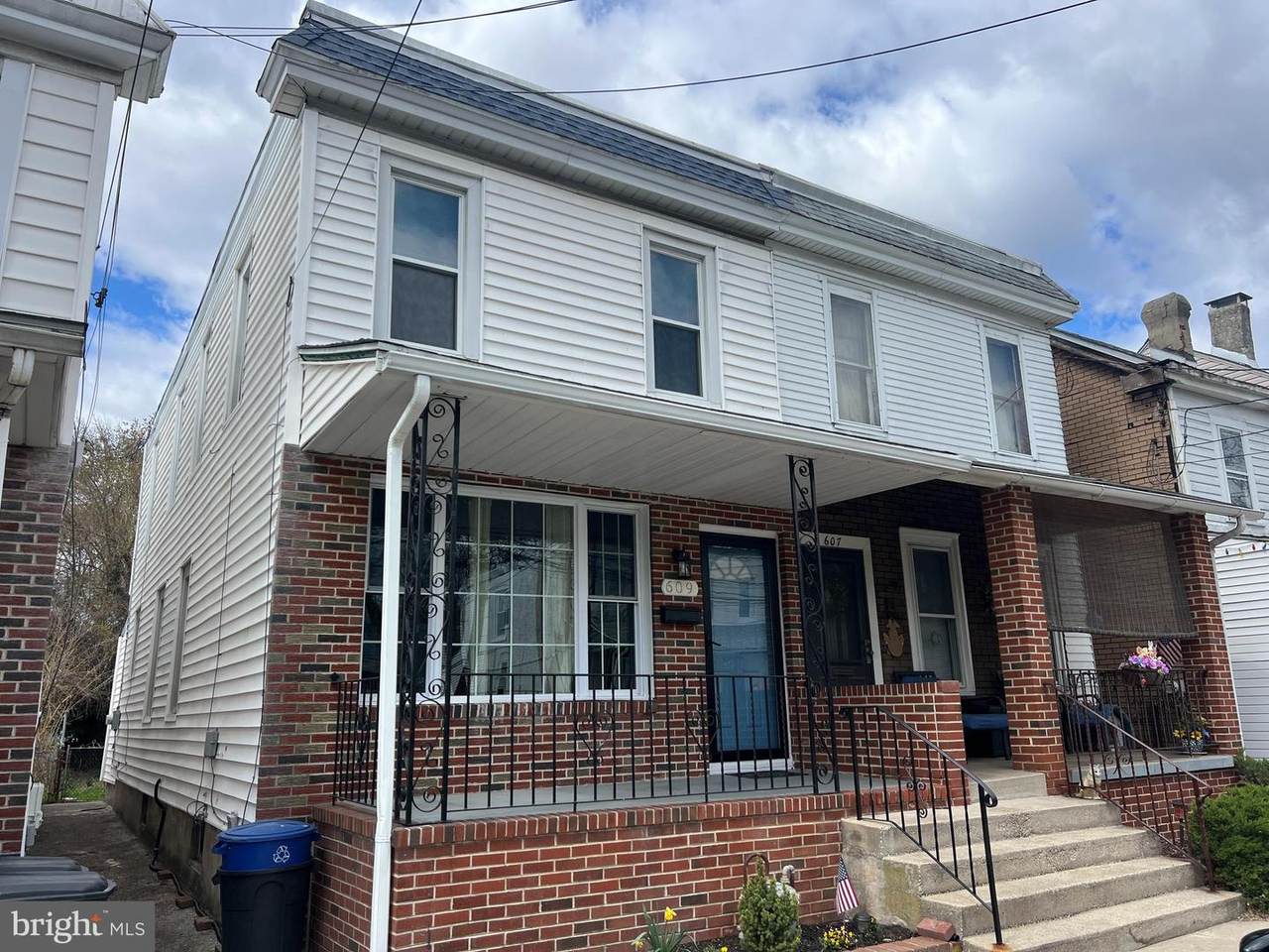 609 Maddock Street - Photo 1