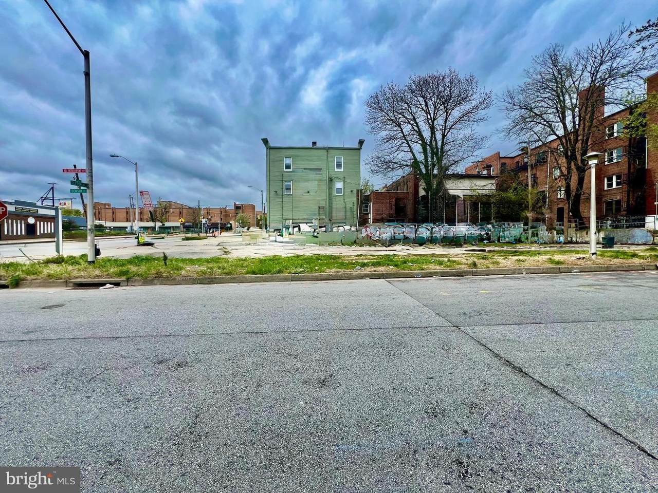 2100 Denison Street - Photo 1