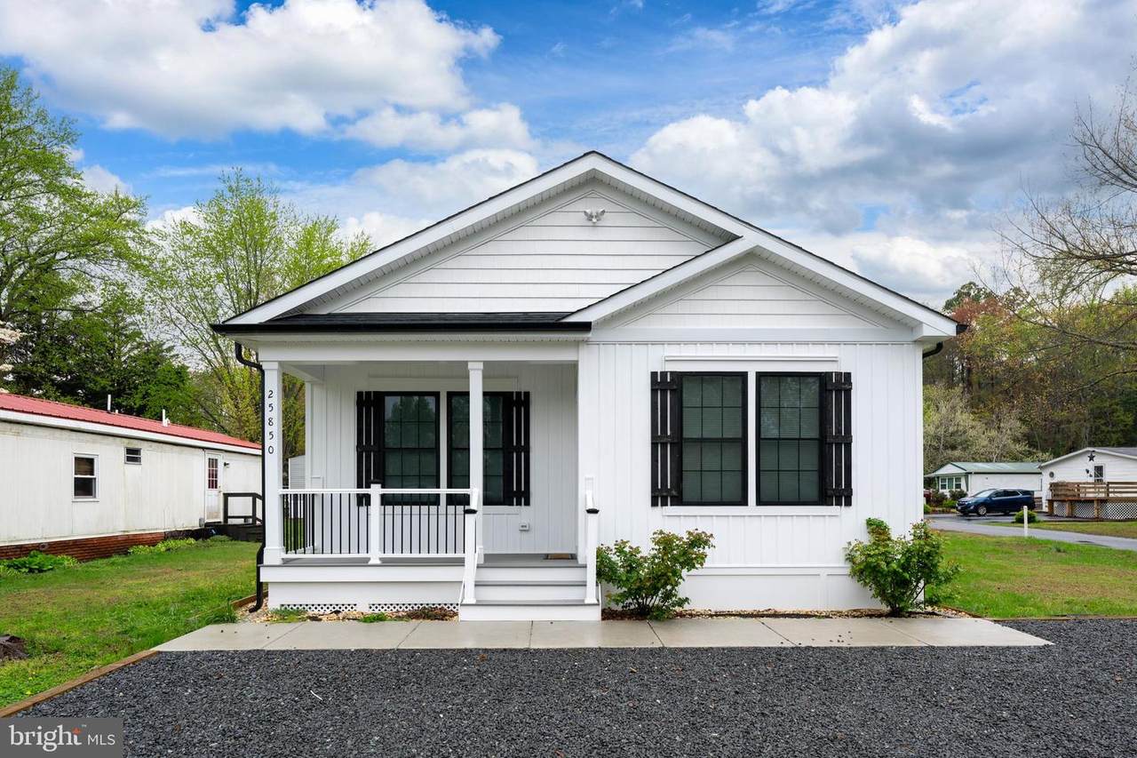 25850 Kings Lane - Photo 1