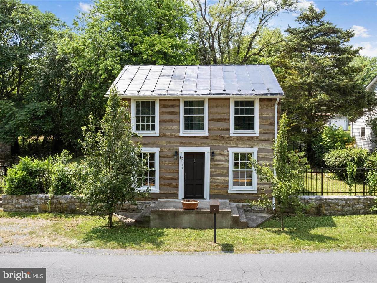 7405 Queen Street - Photo 1