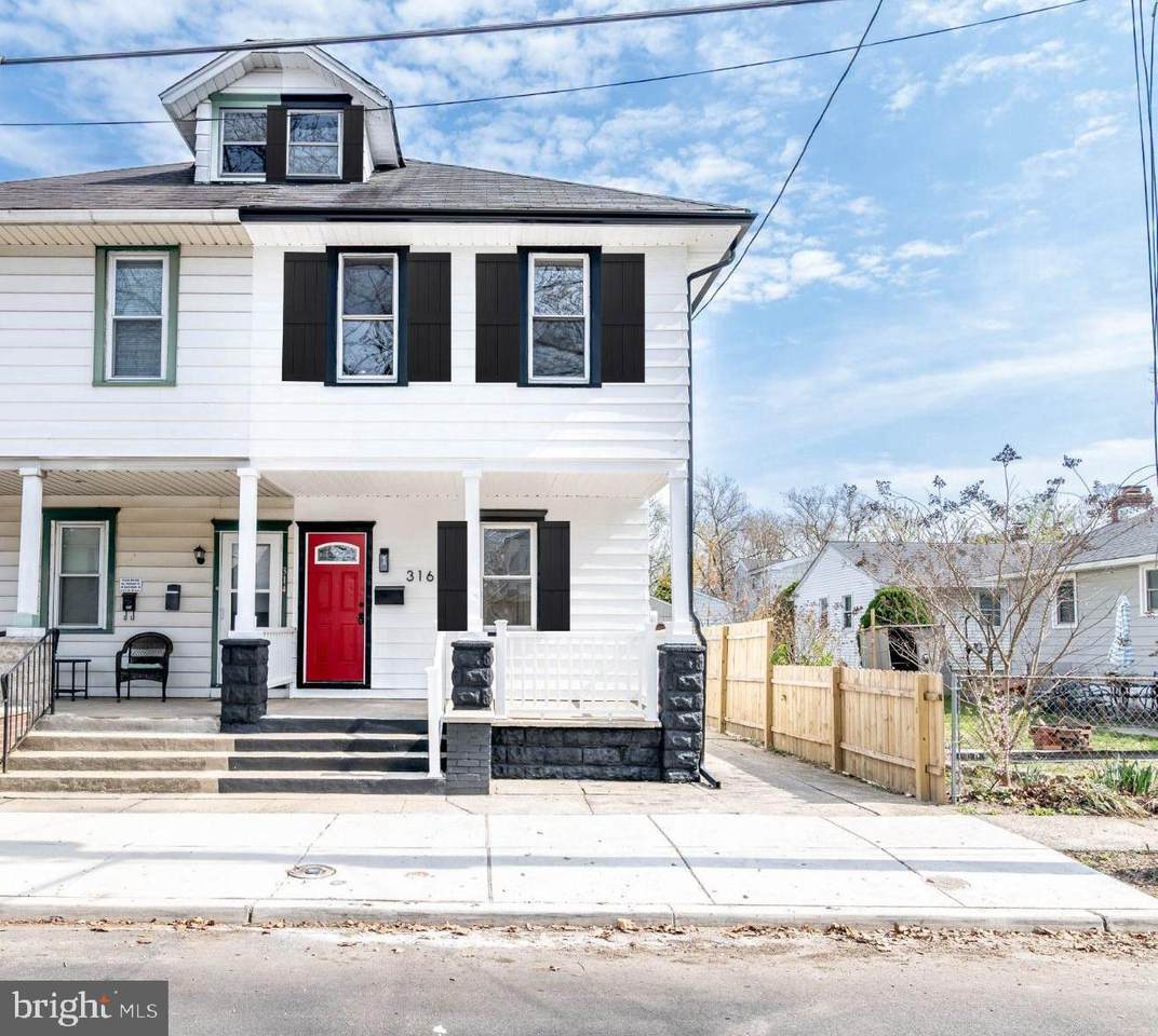 316 4TH Street - Photo 1