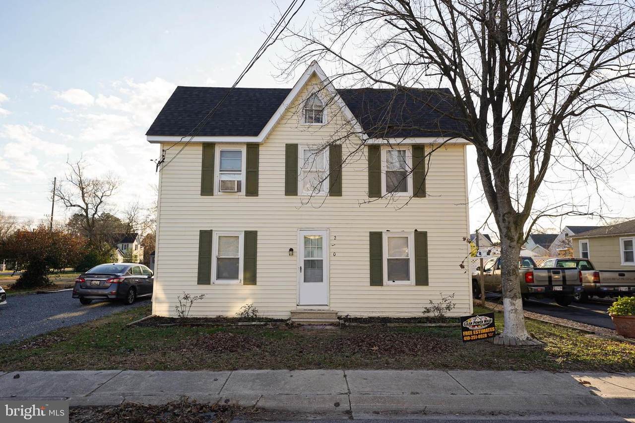 210 Lillian Street - Photo 1