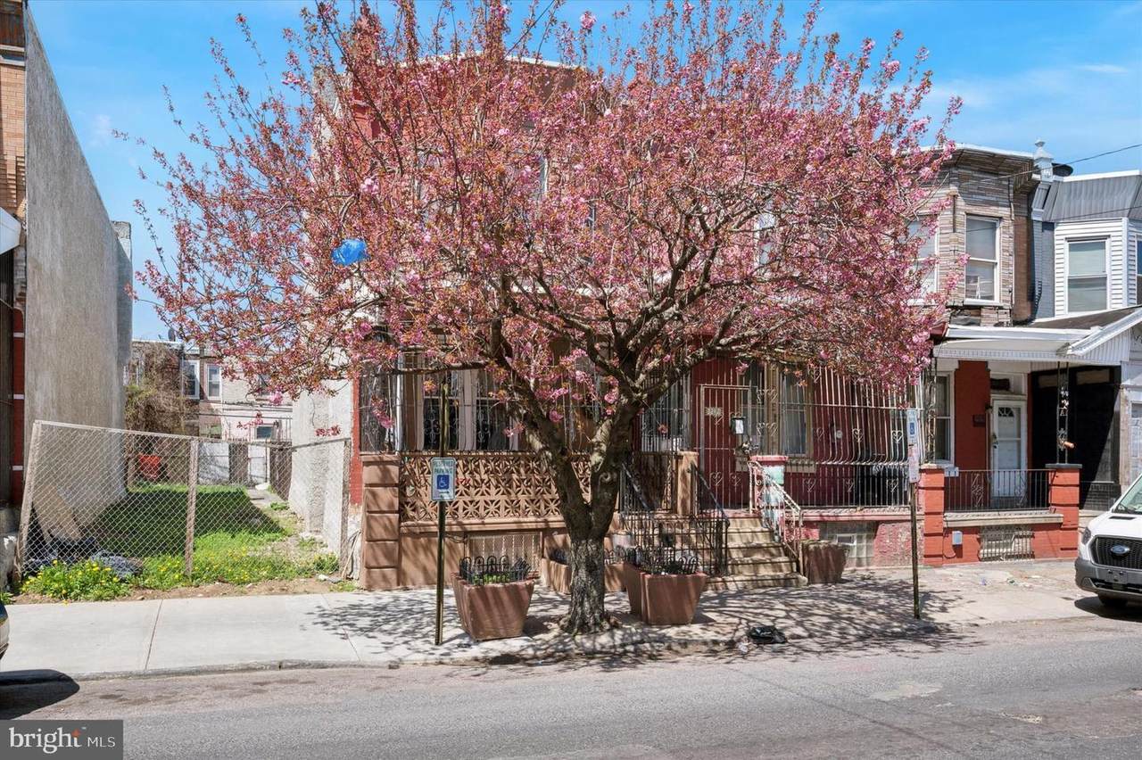 3258 6TH Street - Photo 1