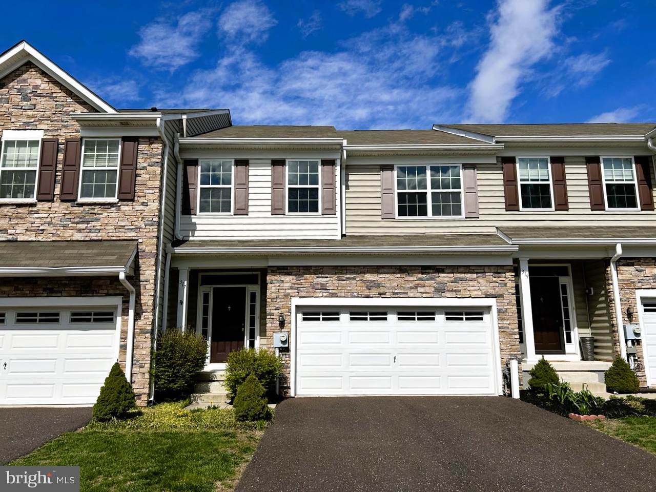 317 Fairfield Circle - Photo 1