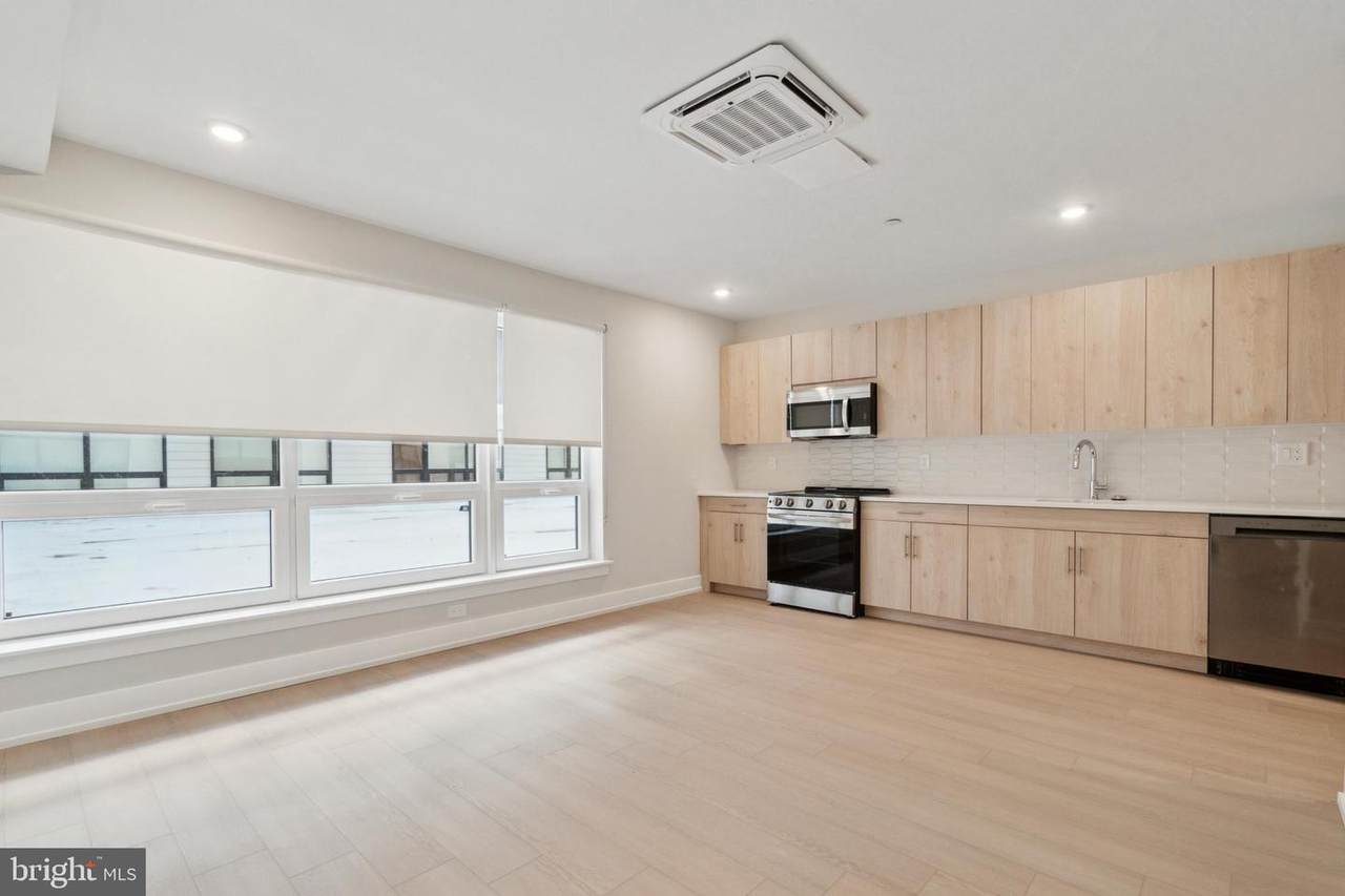 922 N Broad Street - Photo 1