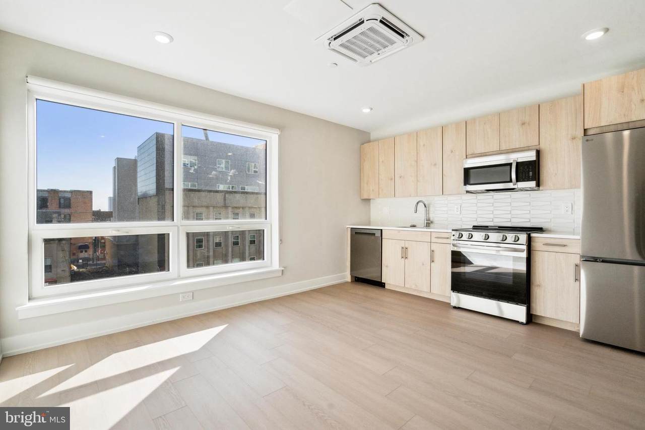 922 N Broad Street - Photo 1