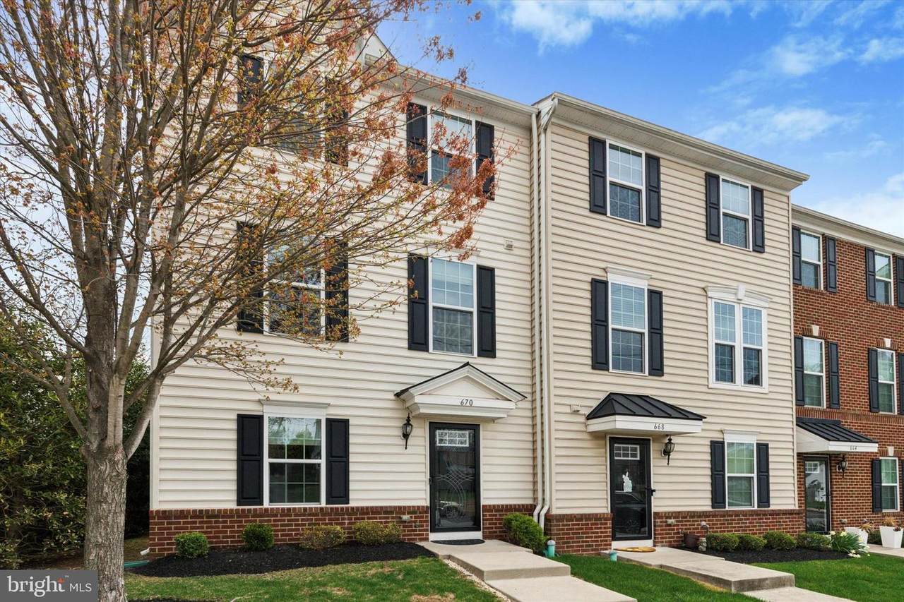 670 Chestnut Street - Photo 1