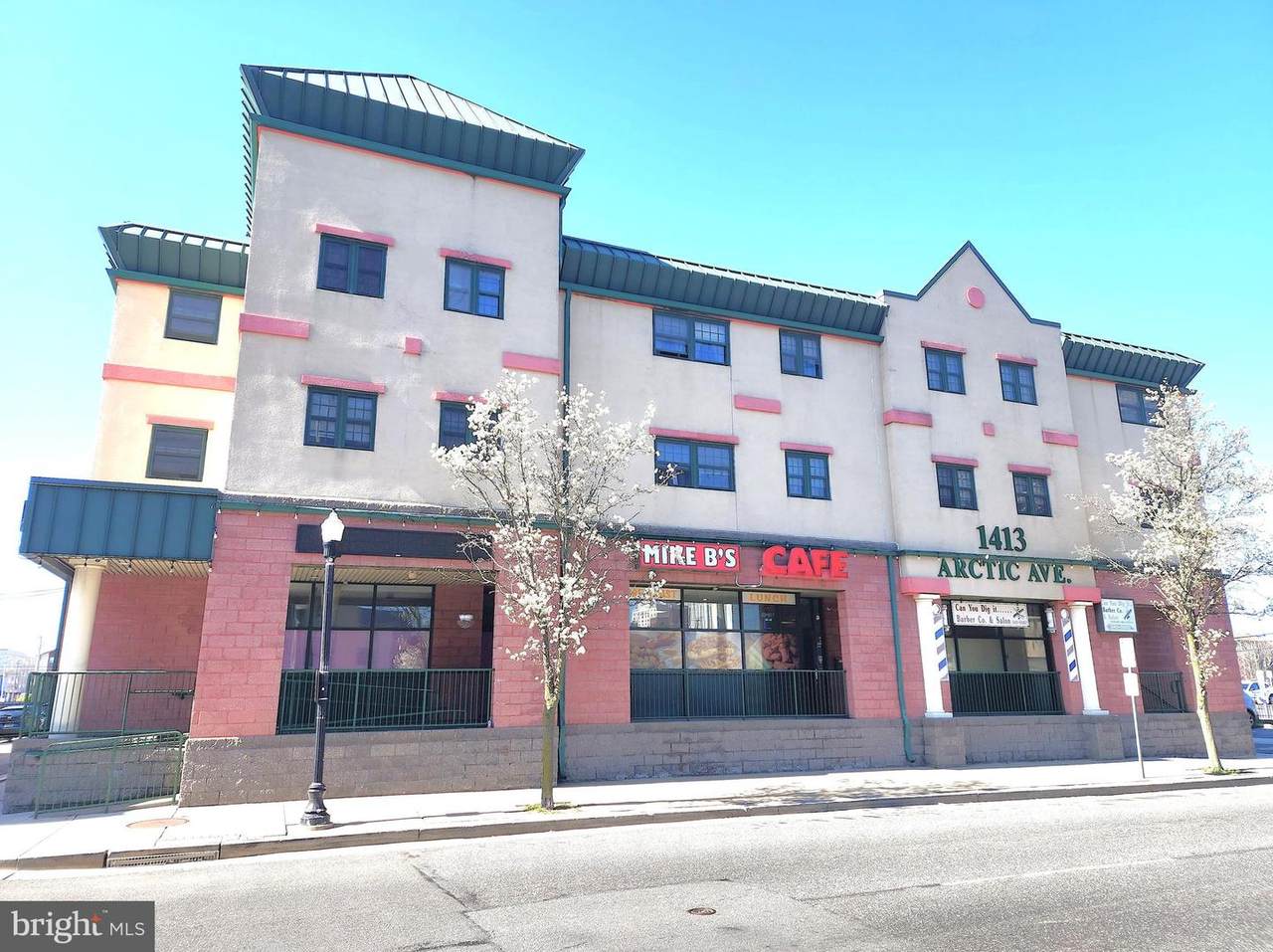 1413 Arctic Avenue - Photo 1