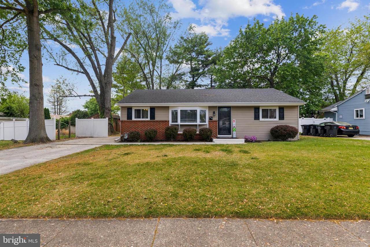126 Ellis Avenue - Photo 1
