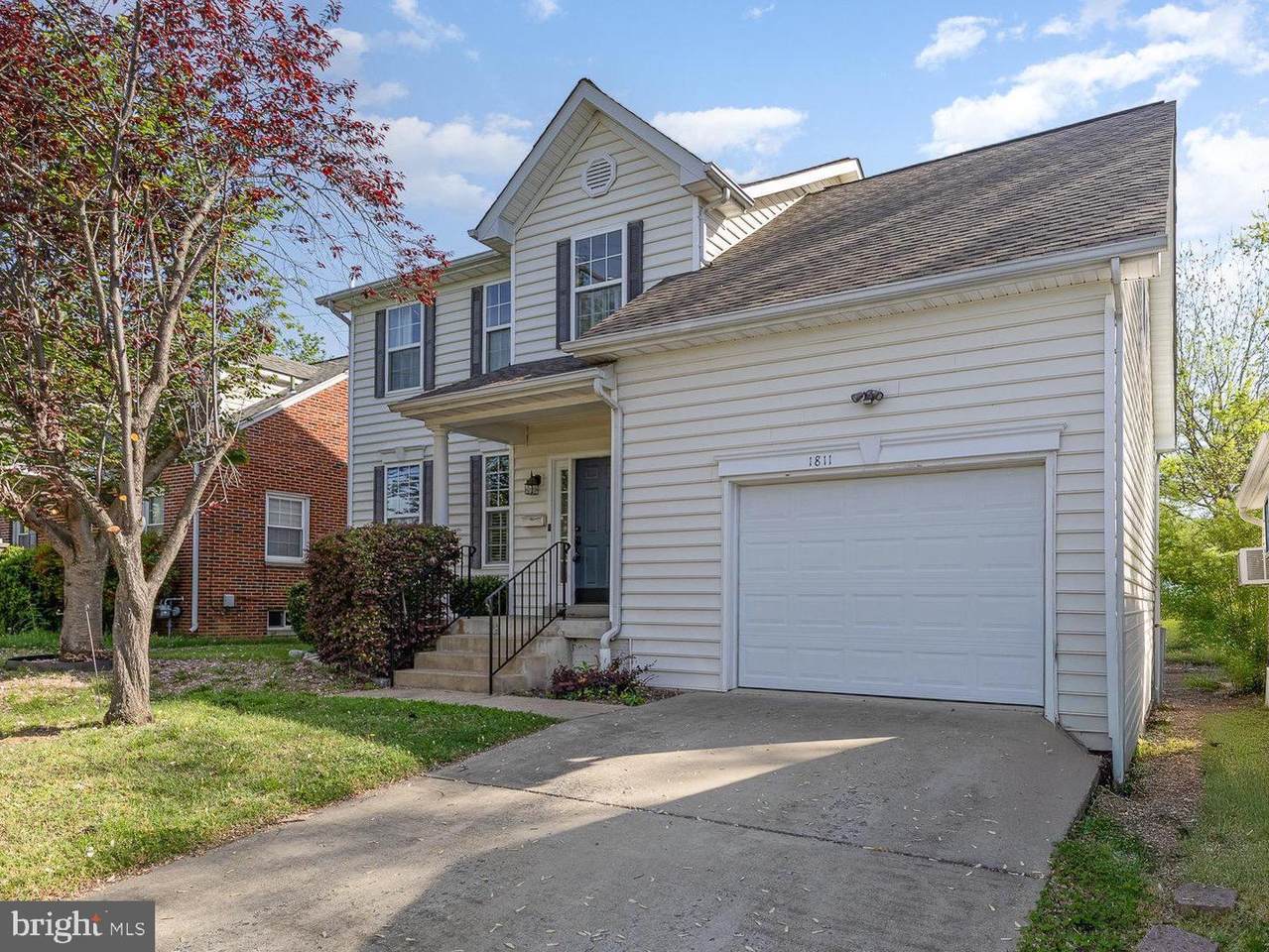 1811 Augustine Avenue - Photo 1
