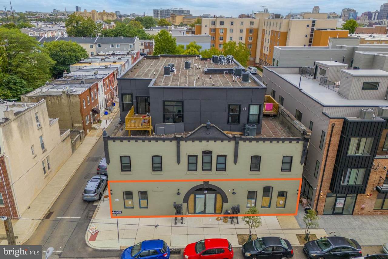 619 35TH Street - Photo 1