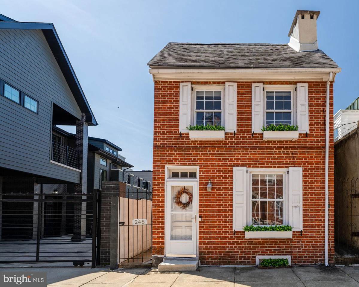 248 Greenwich Street - Photo 1