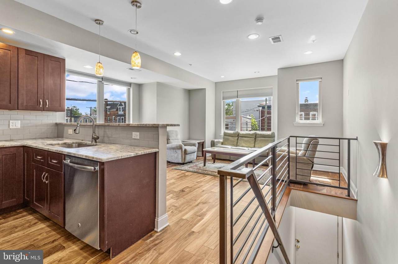 727 50TH Street - Photo 1