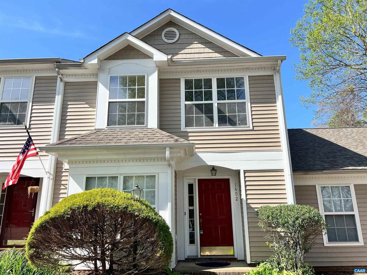 1402 Glenside Green - Photo 1