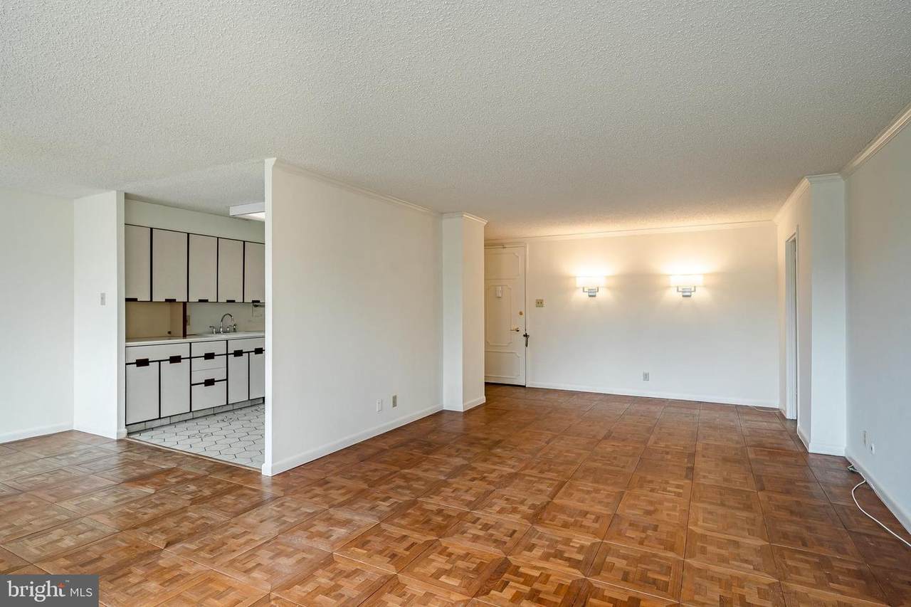 1001 City Avenue - Photo 1