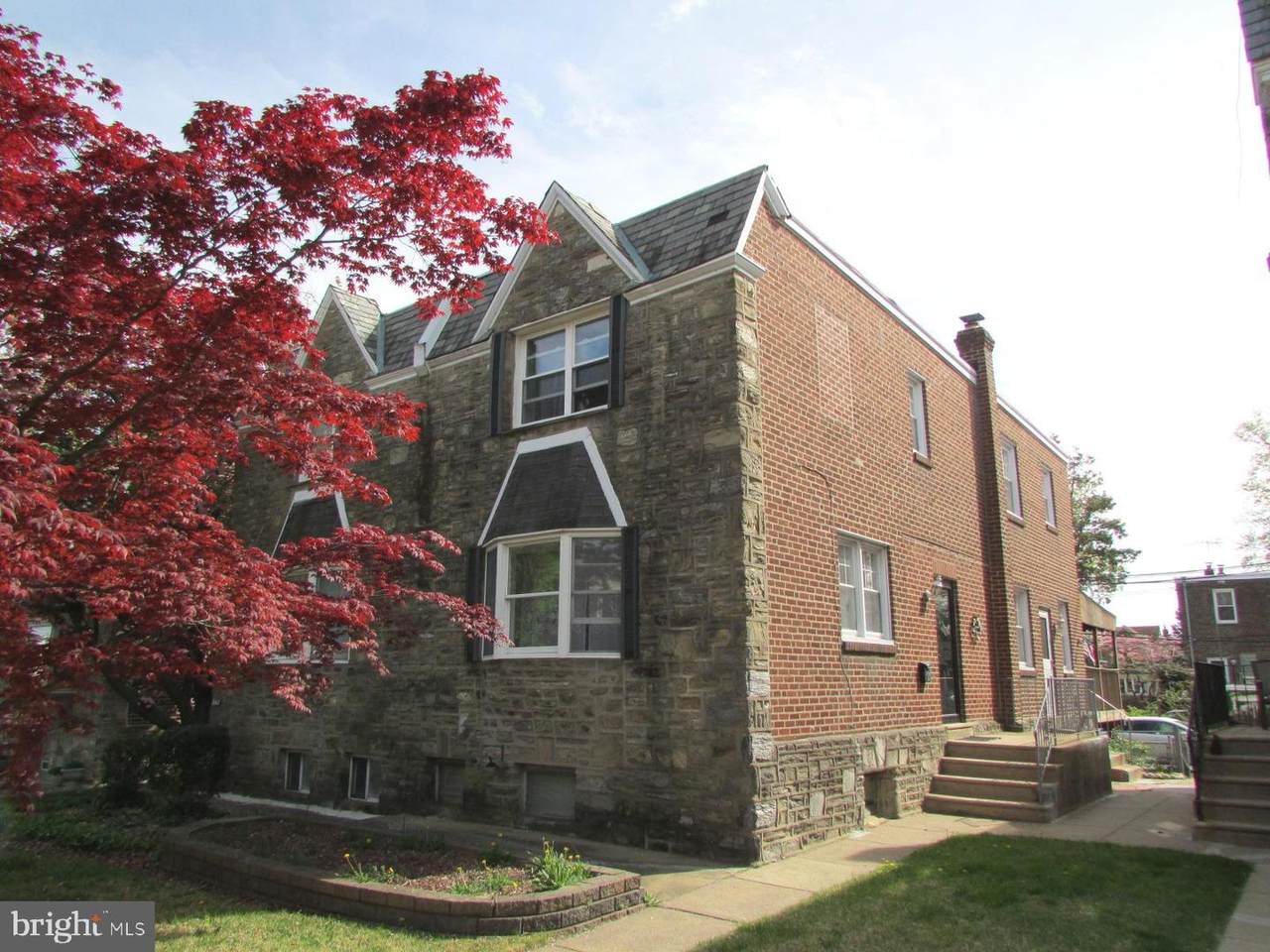 840 Longshore Avenue - Photo 1