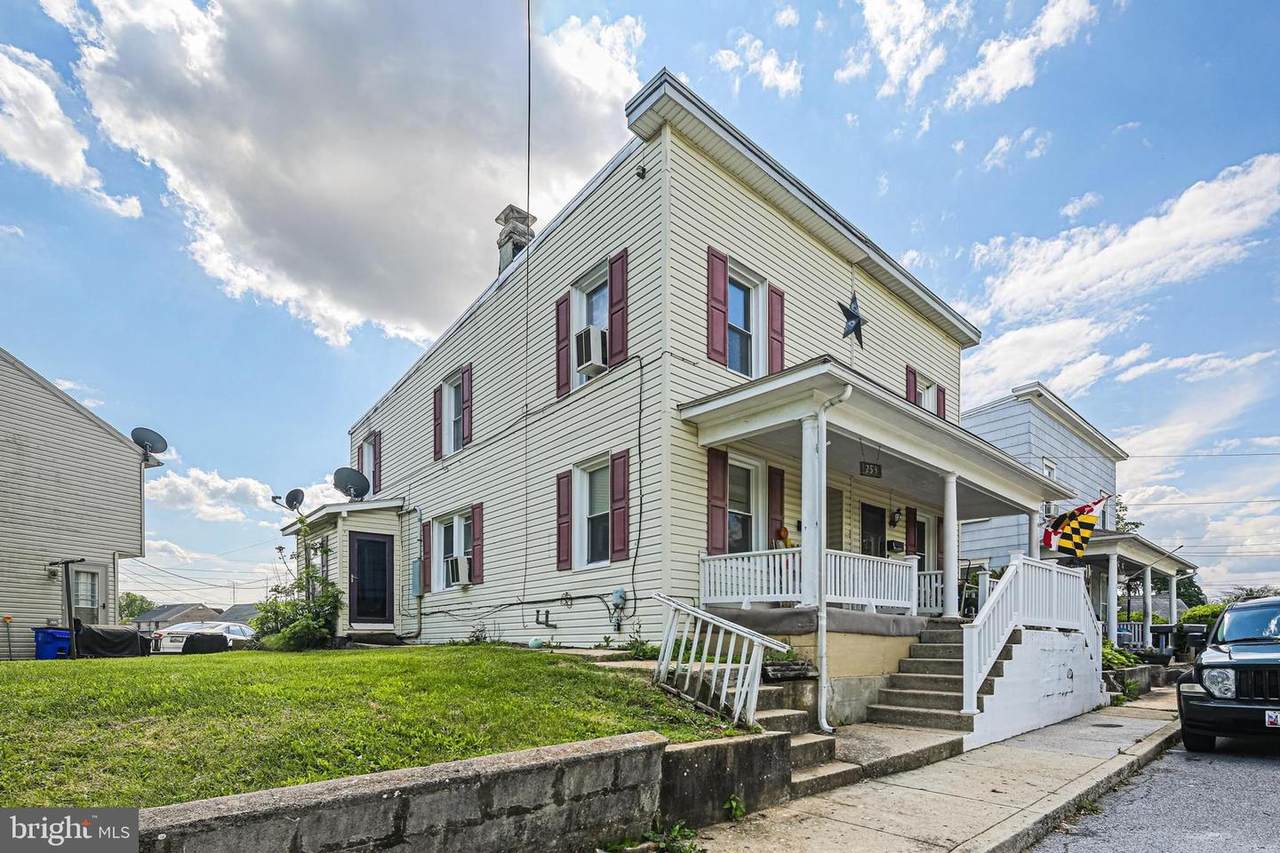 253 Howard Street - Photo 1