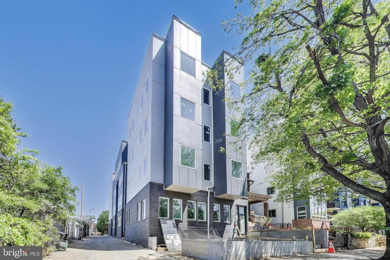 429 13TH Street - Photo 1