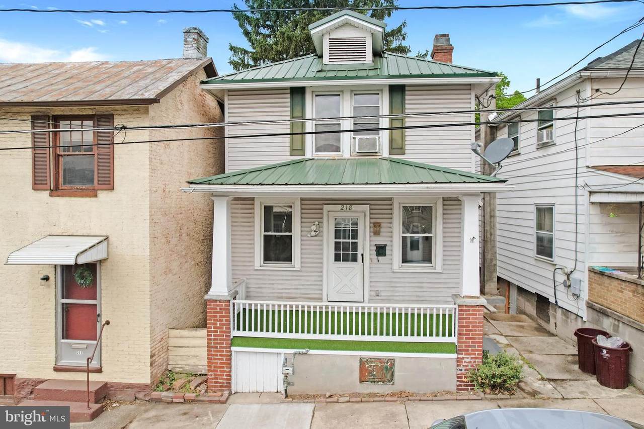 218 Pear Street - Photo 1