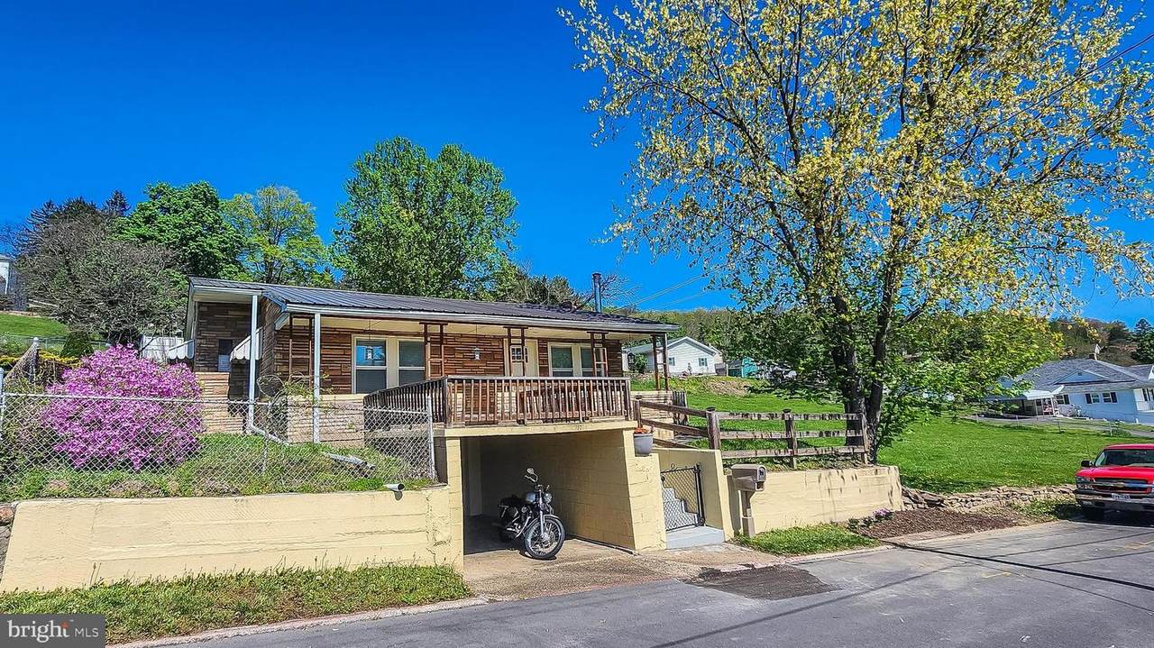 207 Spruce Street - Photo 1