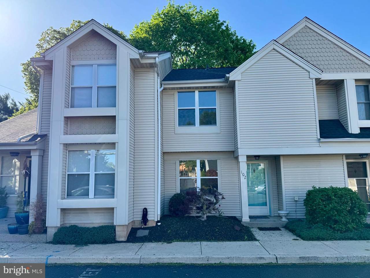 102 Allison Court - Photo 1