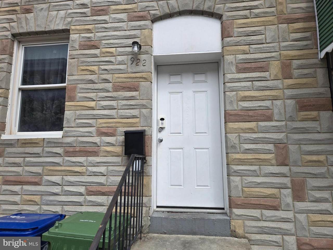 922 Bennett Place - Photo 1