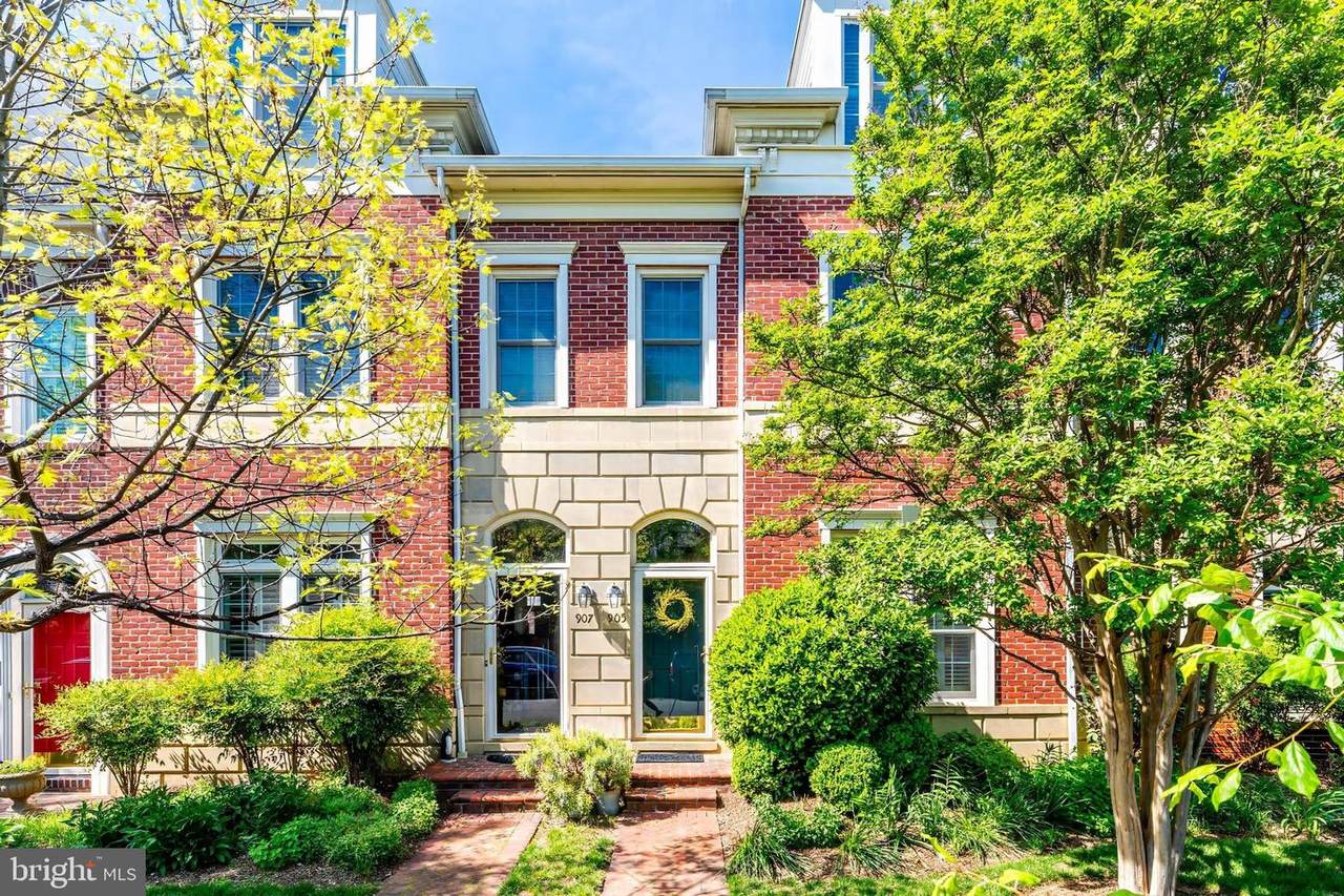 905 Bernard Street - Photo 1