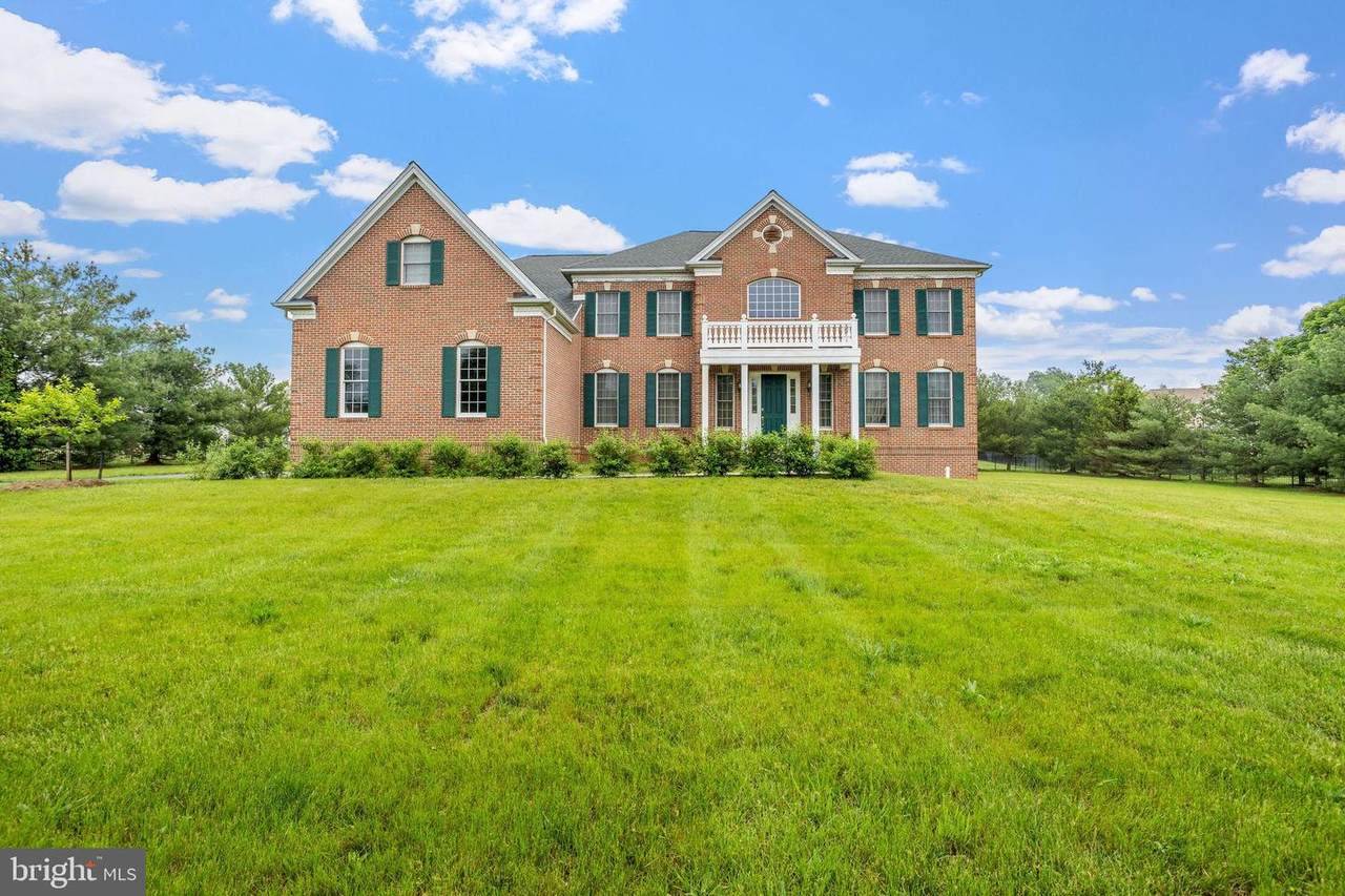 17 Grant Drive - Photo 1