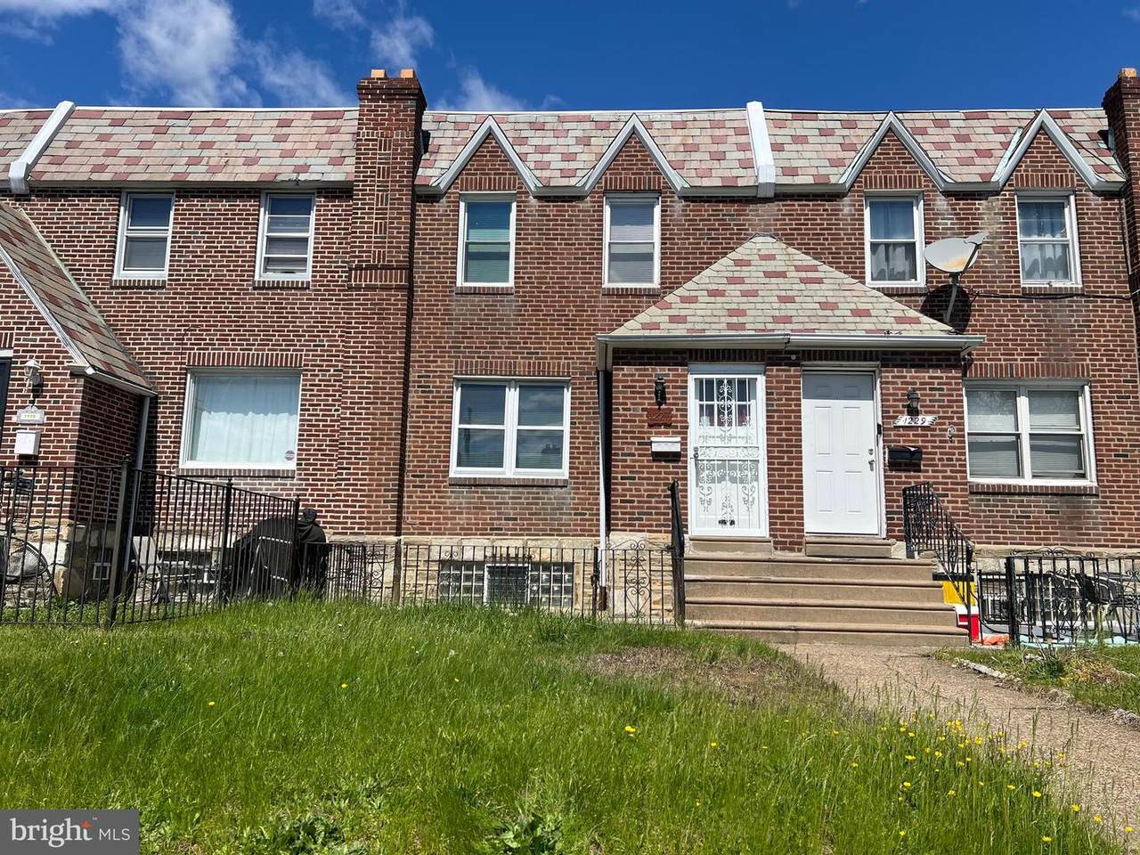 1227 Fanshawe Street - Photo 1