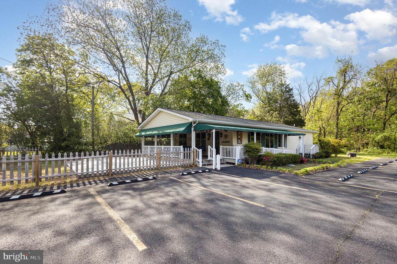 15220 Kings Highway - Photo 1