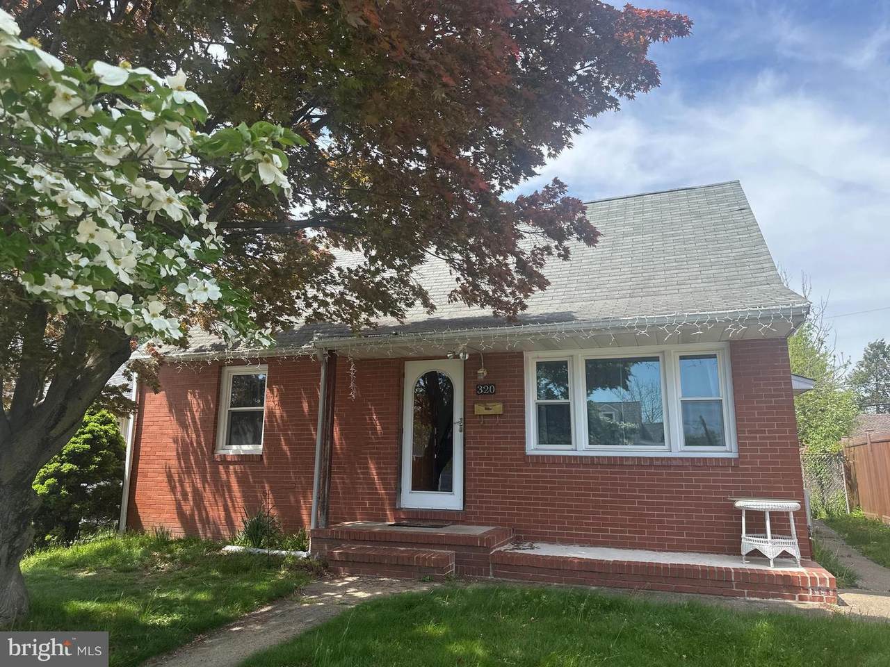 320 Barclay Avenue - Photo 1
