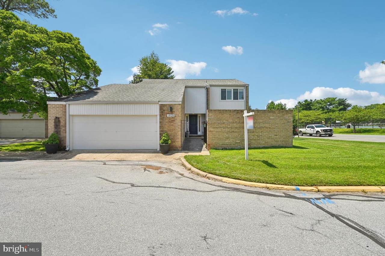 19128 Brooke Grove Court - Photo 1