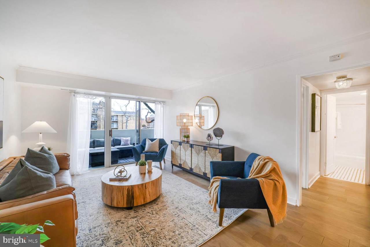 700 7TH Street - Photo 1