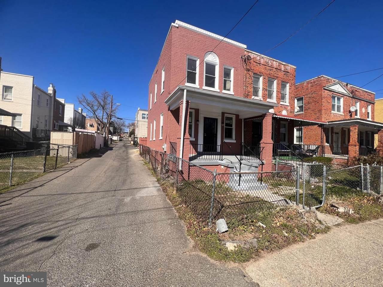 619 Sheridan Street - Photo 1